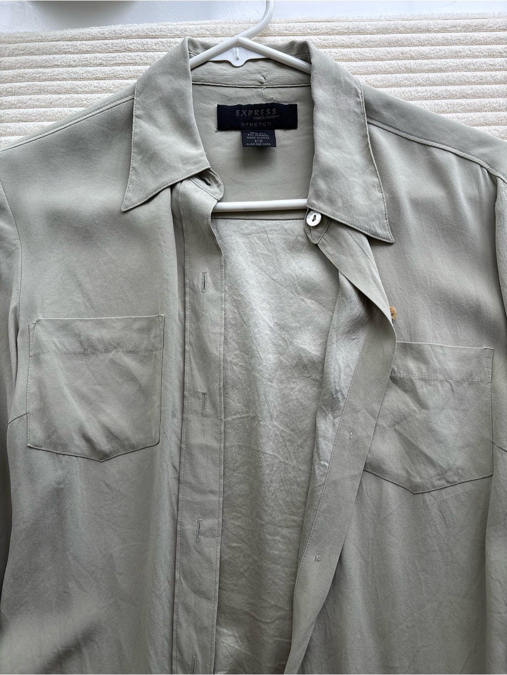 Express Sage Green Silk Stretch Button Up Shirt Chest Pockets Size 1/2 - Picture 9 of 12